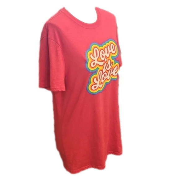 MENS Love is Love Red tee size Medium. - Picture 3 of 8